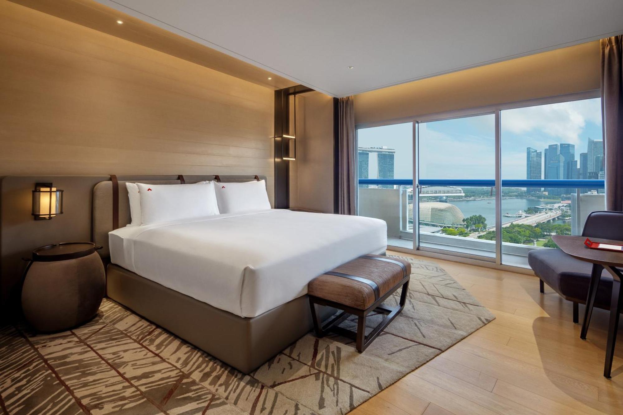 Premier Marina Bay 1 King Balcony Marina Bay View